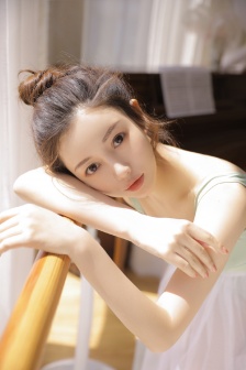 免费播放人妖片